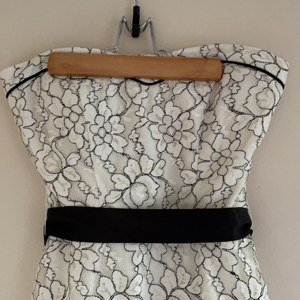 Beautiful Black and White Lace Dress!! - Picture 6 of 6